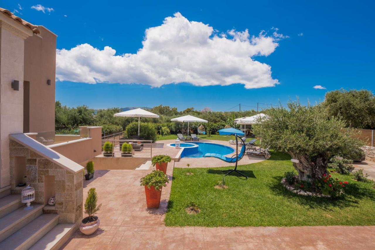 Romanza Luxury Villa Kalamákion Esterno foto